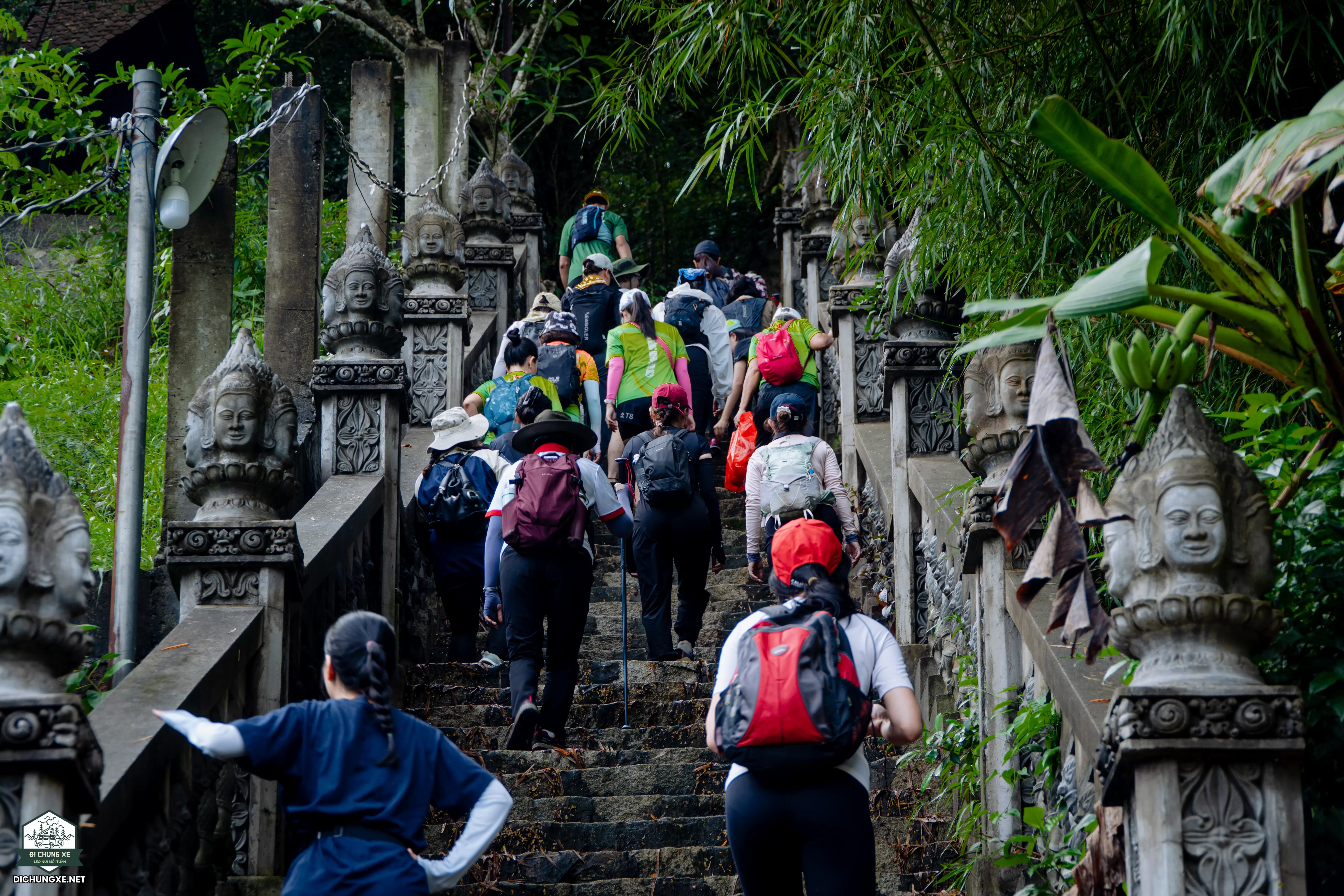 Núi Tương Kỳ - ngọn núi giữa phố biển